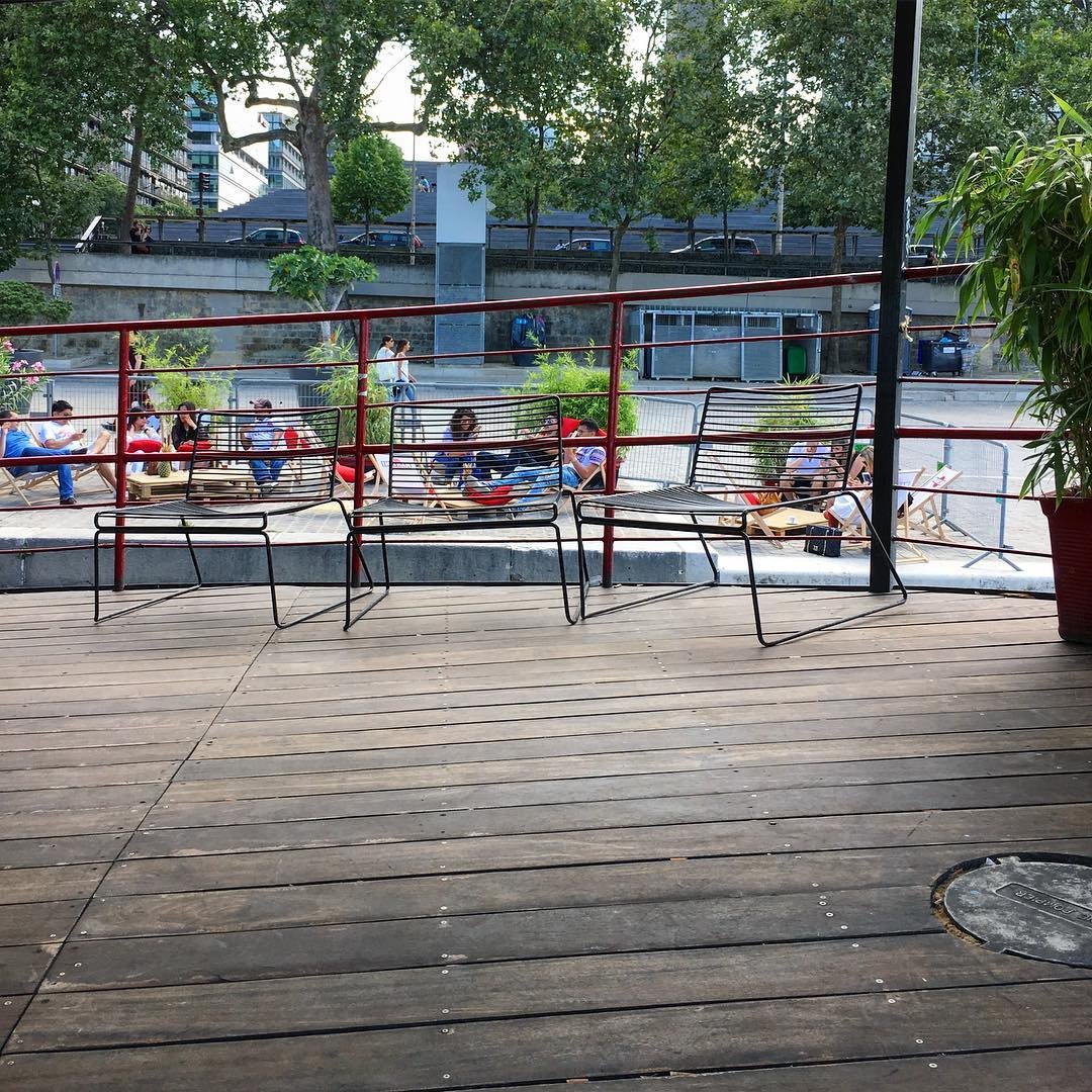 Dimanche au Batofar, Paris