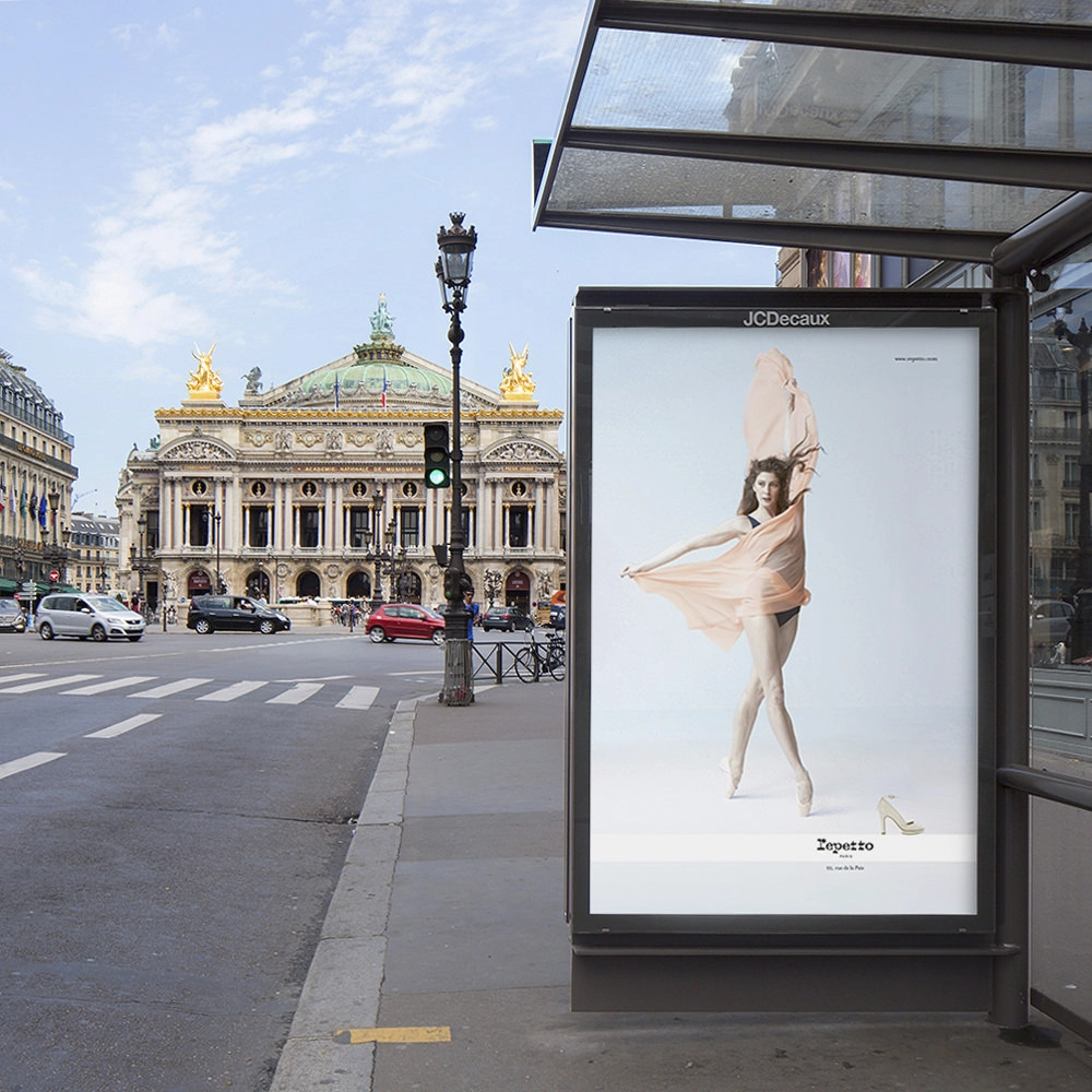 Repetto, affiche abribus devant l’Opéra Garnier